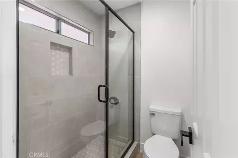 Bath - 10880 Valley Dr, Riverside, CA 92505 photo 5 of 5