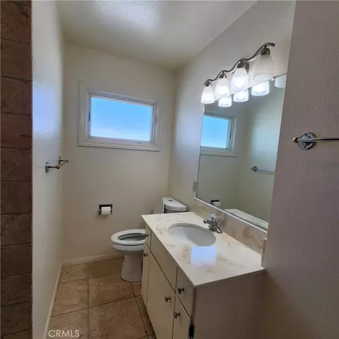 Bath - 35595 Ramada Ln, Yucaipa, CA 92399 photo 2 of 7
