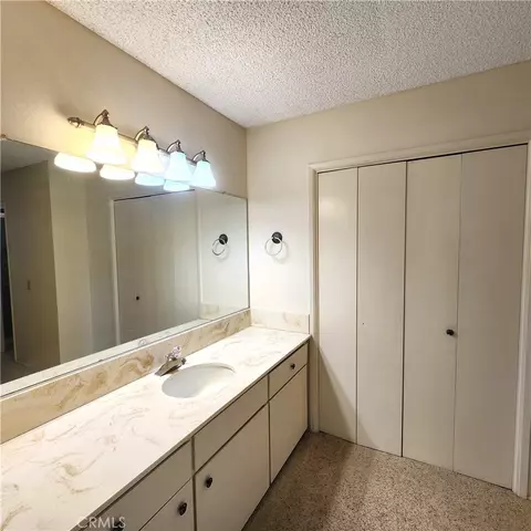 Bath - 35595 Ramada Ln, Yucaipa, CA 92399 photo 4 of 7