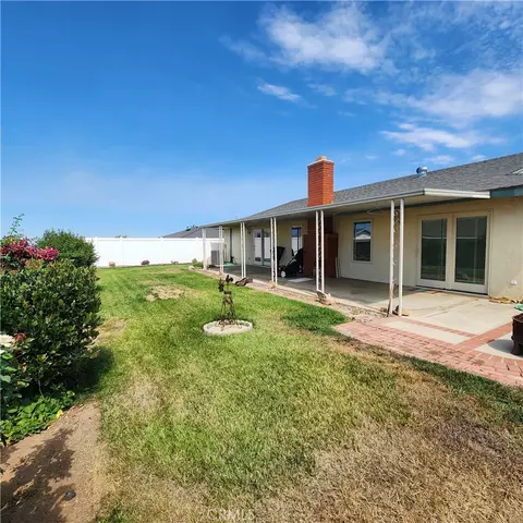 Exterior - 35595 Ramada Ln, Yucaipa, CA 92399 photo 2 of 9