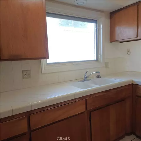 Kitchen - 35595 Ramada Ln, Yucaipa, CA 92399 photo 3 of 4