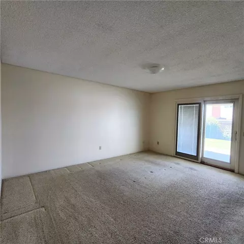 Living - 35595 Ramada Ln, Yucaipa, CA 92399 photo 2 of 2