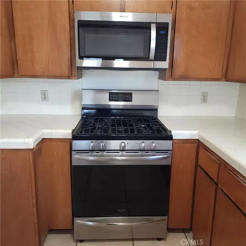 Kitchen - 35595 Ramada Ln, Yucaipa, CA 92399 photo 2 of 5