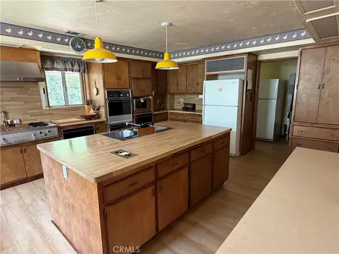 Kitchen - 5974 Pine, Angelus Oaks, CA 92305 photo 2 of 11