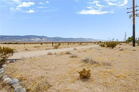 Exterior - 38484 Foothill Rd, Lucerne Valley, CA 92356 photo 12 of 13