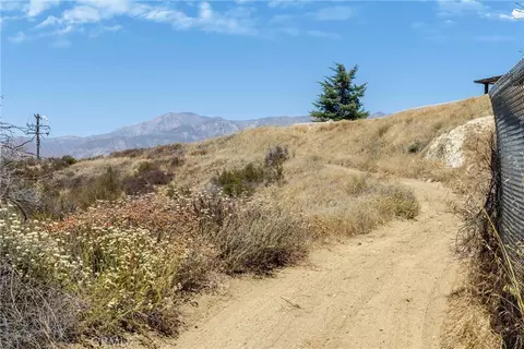 37475 Valgio, Calimesa, CA 92320 photo 4