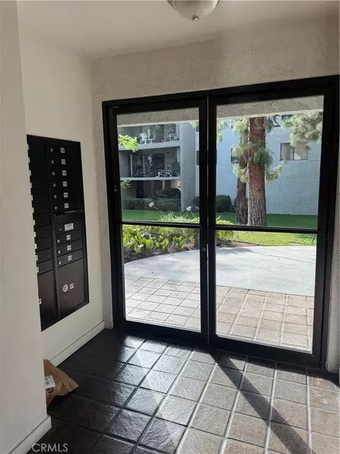 Entry Way - 242 E Fern #205, Redlands, CA 92373 photo 1 of 2