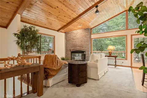 24376 Horst Dr, Crestline, CA 92325 photo 5