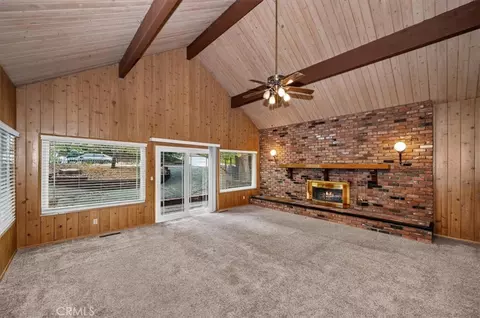 Living - 556 Pioneer, Lake Arrowhead, CA 92352 photo 2 of 7