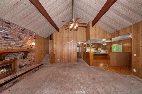 Living - 556 Pioneer, Lake Arrowhead, CA 92352 photo 4 of 7