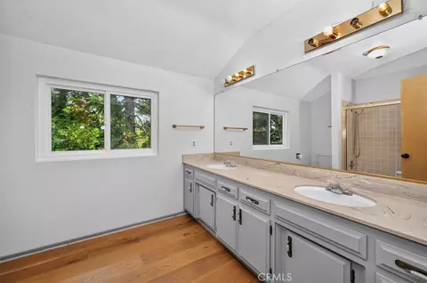 Bath - 556 Pioneer, Lake Arrowhead, CA 92352 photo 2 of 3