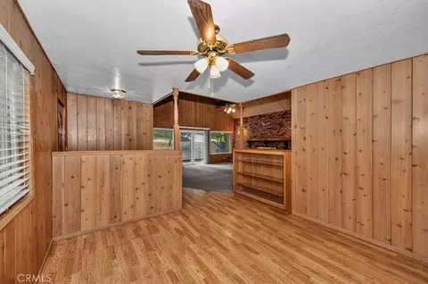 Living - 556 Pioneer, Lake Arrowhead, CA 92352 photo 6 of 7