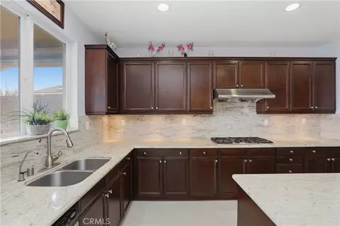 Kitchen - 15979 Skyridge, Riverside, CA 92503 photo 2 of 5