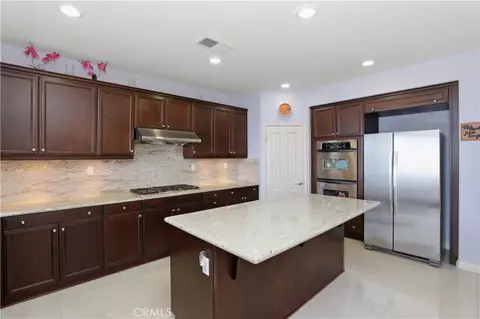 Kitchen - 15979 Skyridge, Riverside, CA 92503 photo 3 of 5