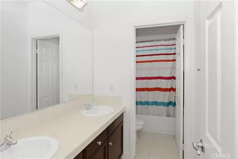 Bath - 15979 Skyridge, Riverside, CA 92503 photo 1 of 3