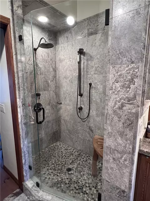 Bath - 846 Golf Crse, Lake Arrowhead, CA 92352 photo 4 of 4
