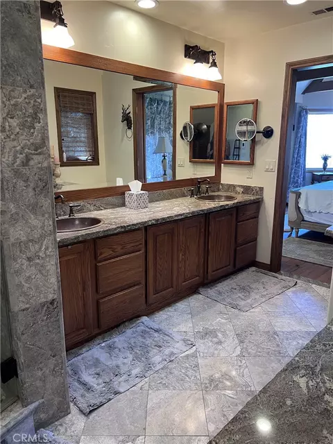 Bath - 846 Golf Crse, Lake Arrowhead, CA 92352 photo 2 of 4
