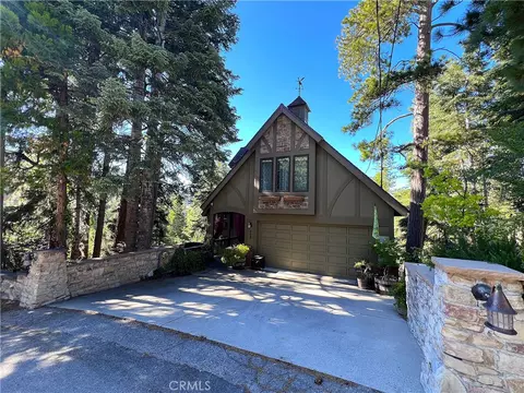 Exterior - 846 Golf Crse, Lake Arrowhead, CA 92352 photo 2 of 5