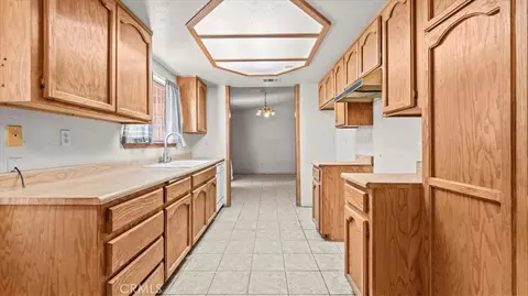 Entry Way - 22935 Standing Rock, Apple Valley, CA 92307 photo 2 of 3