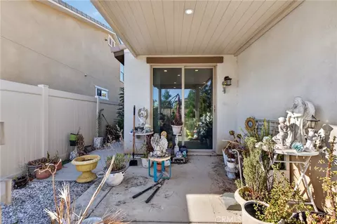 Exterior - 1065 Madera, Perris, CA 92571 photo 4 of 8