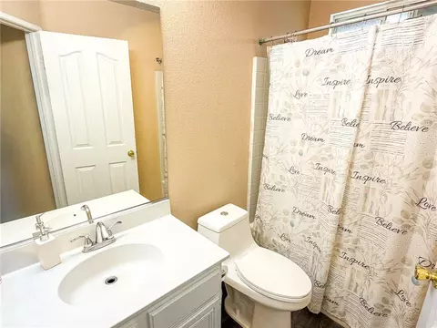 Bath - 41905 Driver Ln, Temecula, CA 92591 photo 4 of 4