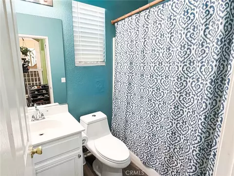 Bath - 41905 Driver Ln, Temecula, CA 92591 photo 1 of 4