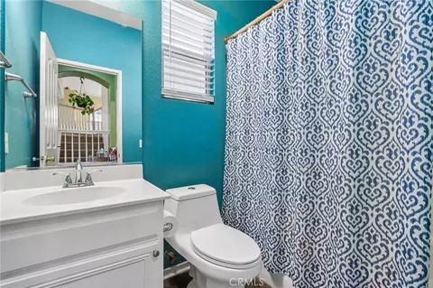 Bath - 41905 Driver Ln, Temecula, CA 92591 photo 5 of 5