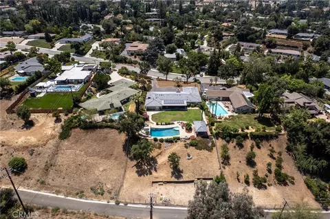 View/Area - 645 Los Altos, Redlands, CA 92373 photo 3 of 4