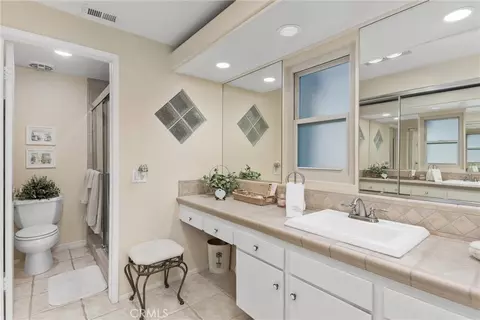 Bath - 740 Via Zapata, Riverside, CA 92507 photo 2 of 2