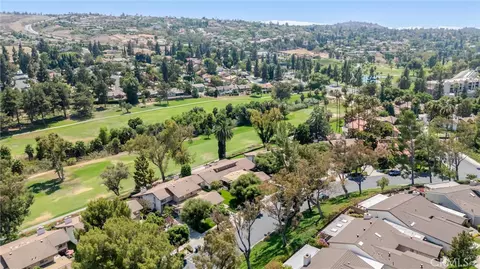 View/Area - 740 Via Zapata, Riverside, CA 92507 photo 4 of 12