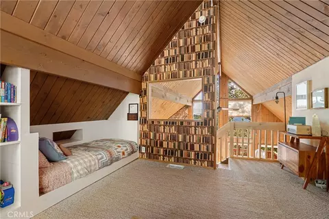Bedroom - 1260 Yukon Ct, Lake Arrowhead, CA 92352 photo 7 of 13