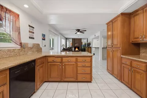 Kitchen - 6801 Rycroft Dr, Riverside, CA 92506 photo 5 of 7