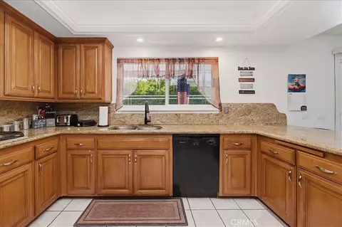 Kitchen - 6801 Rycroft Dr, Riverside, CA 92506 photo 3 of 7