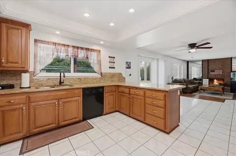 Kitchen - 6801 Rycroft Dr, Riverside, CA 92506 photo 4 of 7