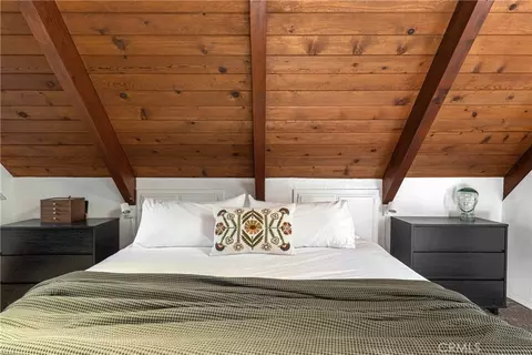 Bedroom - 1191 Scenic Way, Rimforest, CA 92378 photo 5 of 9