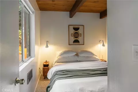 Bedroom - 1191 Scenic Way, Rimforest, CA 92378 photo 7 of 9