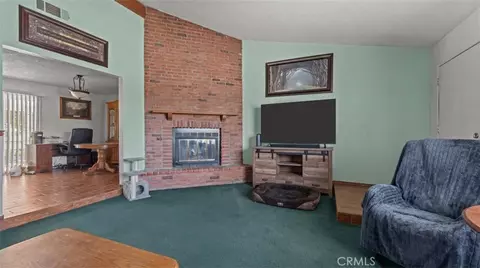 Living - 17821 Deodar, Hesperia, CA 92345 photo 1 of 2