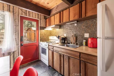 42733 Cedar, Big Bear Lake, CA 92315 photo 4