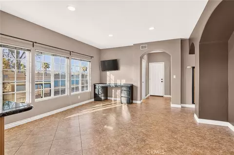 Living - 200 N Upas St, Escondido, CA 92025 photo 3 of 4