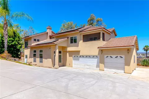 Exterior - 200 N Upas St, Escondido, CA 92025 photo 2 of 17