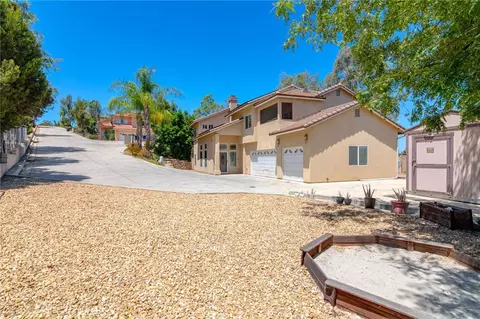 Exterior - 200 N Upas St, Escondido, CA 92025 photo 14 of 17