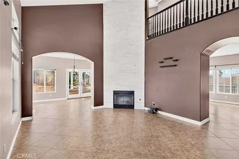 Living - 200 N Upas St, Escondido, CA 92025 photo 1 of 4