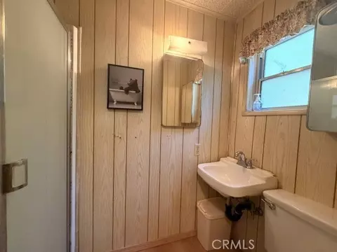 Bath - 9330 Wood, Forest Falls, CA 92339 photo 1 of 1