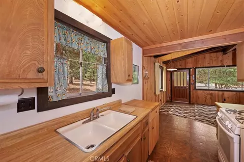 Entry Way - 753 Vista, Sugarloaf, CA 92386 photo 1 of 1