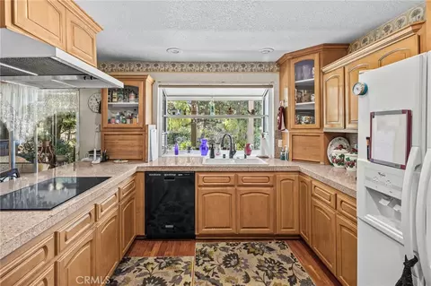 Kitchen - 2383 Hialeah Cir, Norco, CA 92860 photo 2 of 6