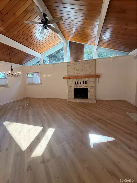 Living - 31024 Wild Oak, Running Springs, CA 92382 photo 1 of 4