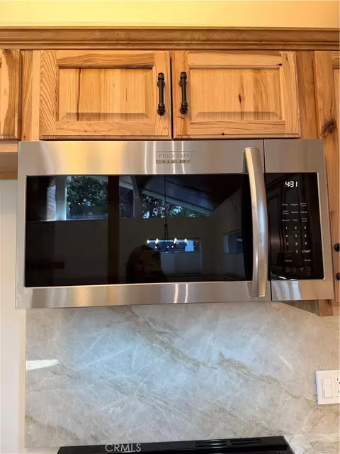 Kitchen - 31024 Wild Oak, Running Springs, CA 92382 photo 4 of 6