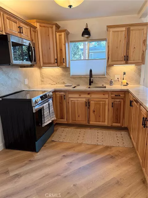 Kitchen - 31024 Wild Oak, Running Springs, CA 92382 photo 1 of 6