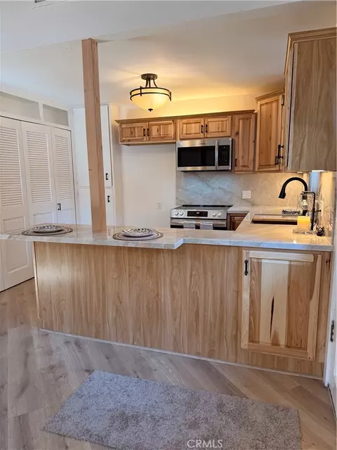 Kitchen - 31024 Wild Oak, Running Springs, CA 92382 photo 5 of 6