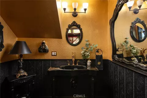 Bath - 23594 Hillside, Crestline, CA 92325 photo 1 of 4
